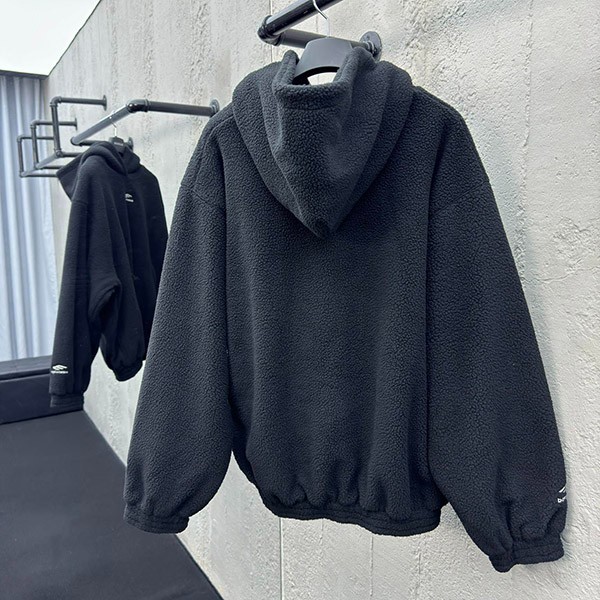 【バレンシアガ コピー】Ski Nylon Outerwear Hoodie ナイロン フーディ 810113TQ